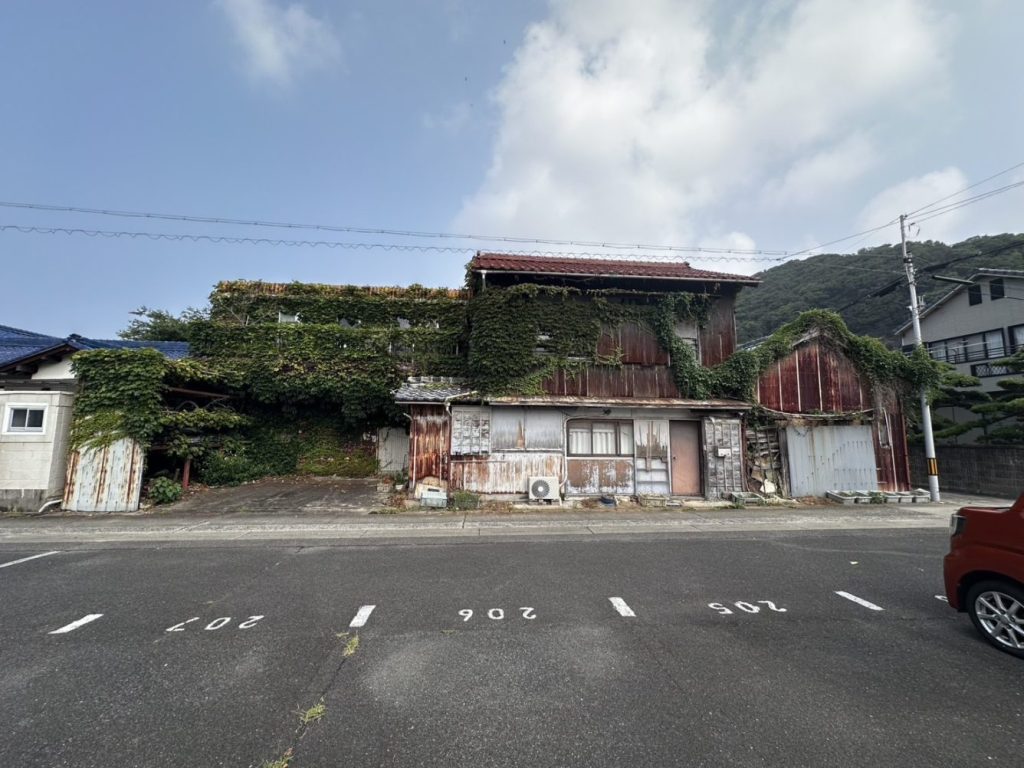 木造瓦葺2階建住宅及び鉄骨造2階建倉庫解体工事・南知多町地内